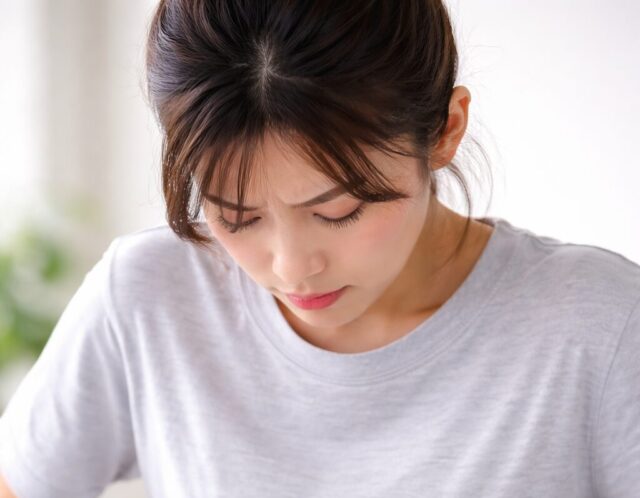 たった10秒でお腹に全集中！巻き肩・猫背・反り腰を劇的に改善する美姿勢メソッド